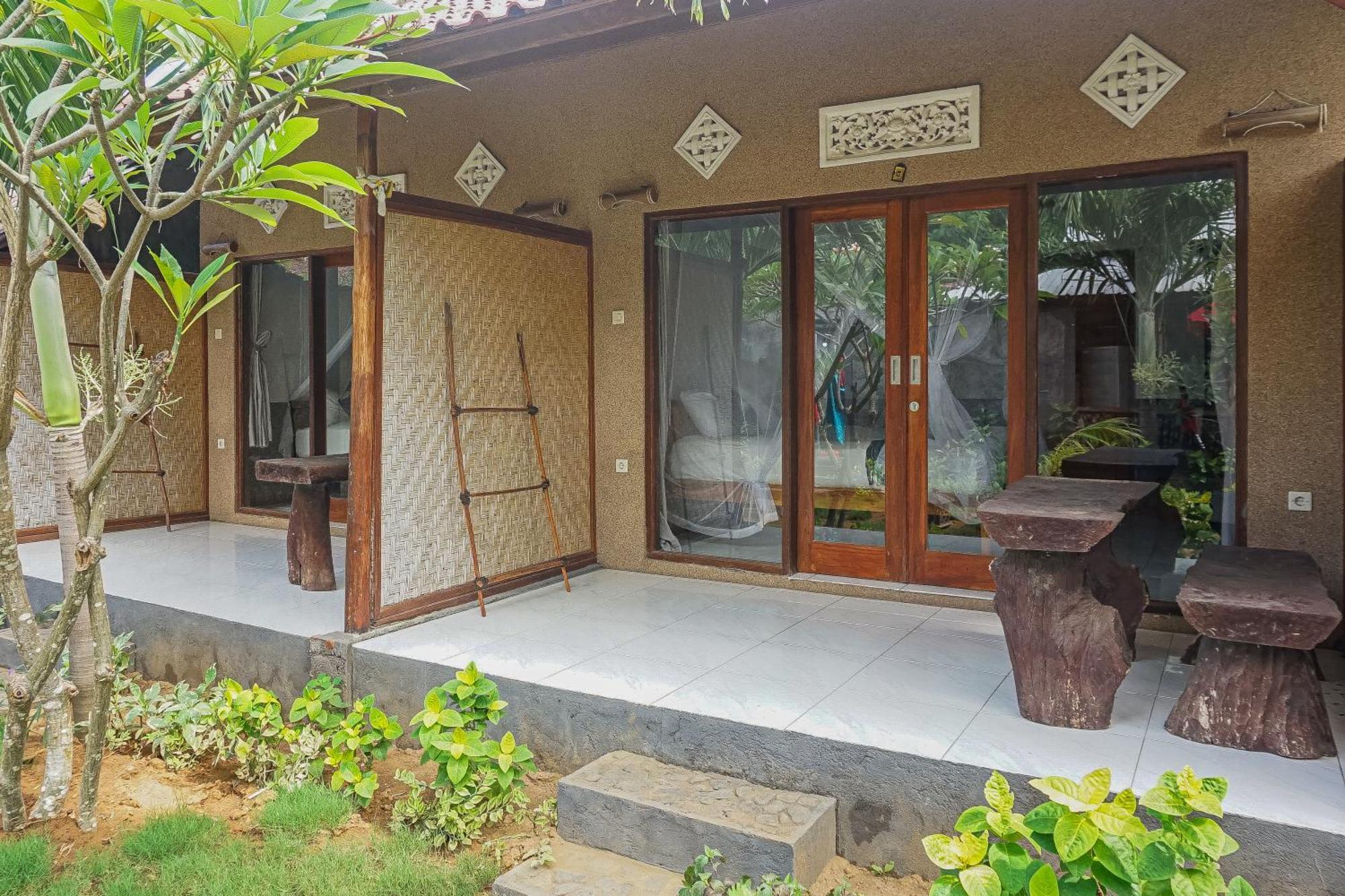 Made Taro - Menjangan Homestay Banyuwedang Exterior photo